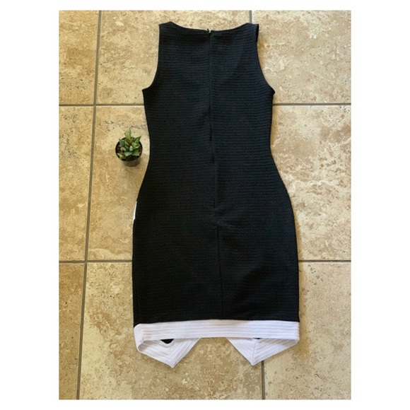 Dress - Picture 5 of 6